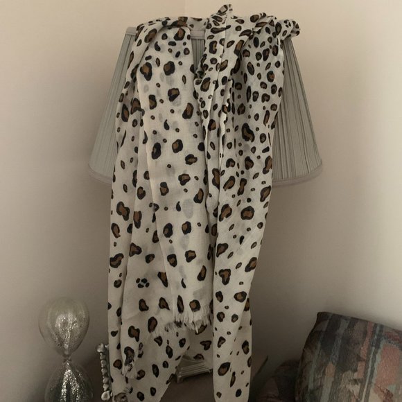 Lord and Taylor Leopard Print Wool Scarf - Picture 3 of 6